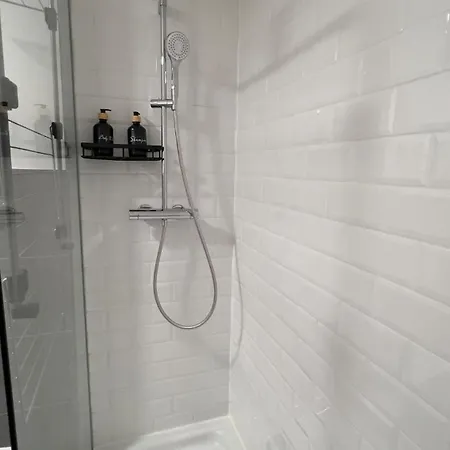 Modern 2 With Balcony In * 드레스덴