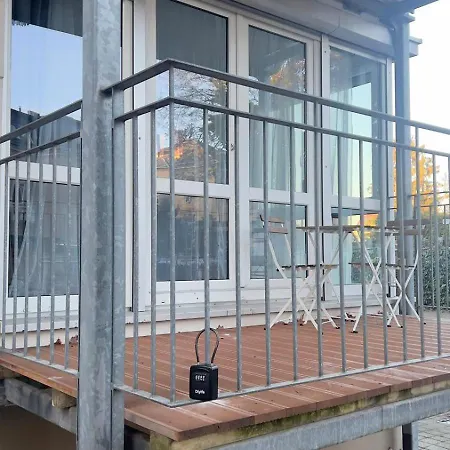 Modern 2 With Balcony In Apartment *
