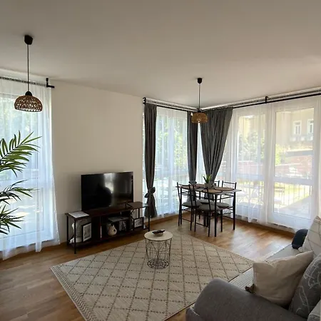 아파트 Modern 2 With Balcony In *