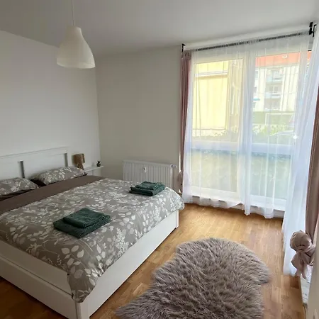 아파트 Modern 2 With Balcony In