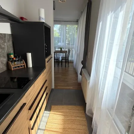 Modern 2 With Balcony In 아파트
