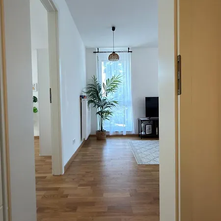아파트 Modern 2 With Balcony In