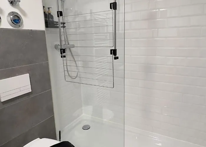 Modern 2 With Balcony In